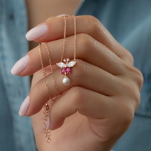 925 Ayar Gümüş İncili Kelebek Kolye 925 Ayar Gümüş İncili Kelebek Kolye