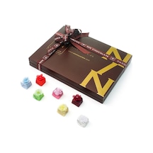 Nin Askılı Çiçek Dekorlu Fındık Giandujalı Bütün Fındıklı Sütlü Spesiyal Çikolata 525g