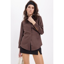 Tudors Kadın Slim Fit Dar Kesim Vucüda Oturan Uzun Kollu Gizli Düğme Detaylı Kahverengi Basic Gömlek-41567 Kahverengi