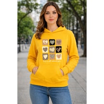Herkesemoda Küçük Leopar Kalpler Baskılı Kapüşonlu 2 İplik Şardonlu Sweatshirt Sarı
