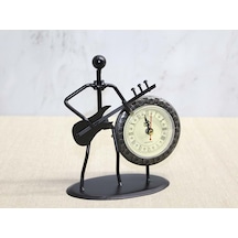 Metal Saatli Gitar Çalan Müzisyen 10206633