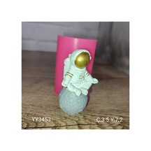 Yy3453-ayda Meditasyon Yapan Astronot 7.2cm, Yy3453, Silikon Kali