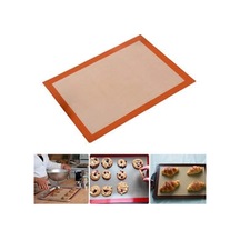 Jouis Fırınlanabilir Kendinden Yağlı Silikon Pişirme Matı, Profesyonel Silipat Yanmaz Yapışmaz Yıkanabilir Silikon Pişirme Matı 30cmx40cm Sku: Smg8690010540355 Ahşap