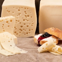 Eski Mihaliç Peyniri 1 Kg - Gözenekli, Sert Ve Keskin Karakterli Klasik Tat
