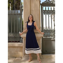 Styleboom X Peraluna Kelly Dress Askılı Bağlama Detaylı Rahat Kesim Midi Boy Yazlık Kadın Triko Elbise Lacivert