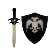 Ahşap Çift Başlı Selçuklu Kalkanı ve Kılıcı  Siyah