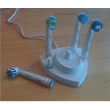 Şarjlı Oral B Diş Fırçası Standı Beyaz