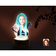 Kişiye Özel Dünyanın En Güzel Kadını Karikatürlü Dekoratif 3D Bib(481493503) Çok Renkli