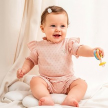 Ürünya Kız Bebek Jakarlı Fırfırlı Nakış İşlemeli Kısa Kollu Şortlu 2'li Takım Pudra