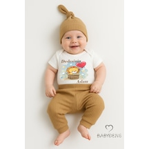 Babyden's Dedesinin Aslanı Baskılı 3 Lü Bebek Takımı Pamuklu Fitilli Kumaş Şapka,manşetli Alt ,kısa Kollu Zıbın Kahverengi