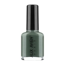 Soluk Yeşil 110 - Yüksek Pigmentli Uzun Süreli Kalıcılık Hızlı Kuruma - Nail Lacquer 110