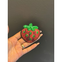Ütü İle Yapışan Payetli Çilek Arma Dikiş Aplike 7x6 Cm