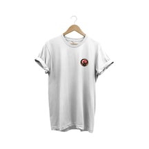 Türkiye Türk Asker Bordo Bereli Ve Türk Bayrağı Tasarımlı %100 Pamuk Regular Fit Beyaz T-shirt Beyaz