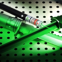Vıp 100 Mw Green Laser Poınter 100 Mw Yeşil Lazer 4 Başlıklı Kutulu Yeşil Lazer Kamp Dağcı Işıkları Yeşil