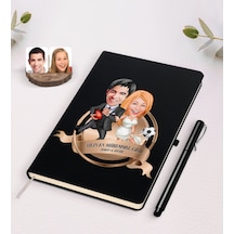 Kişiye Özel Yılın En Mükemmel Çifti Karikatürlü Siyah Defter ve K N11.1317 Siyah