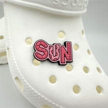 Crocs Terlik Süsü Ve Aksesuarı , Çanta Süsü Jibbitz 3d Sun 04 Yazılı Görsel Logo Aksesuar Pudra Pembe-pembe-siyah