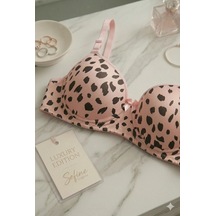 Pembe Leopar