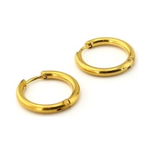 Geniş Halka Yuvarlak Hatlı Sarı Çelik Erkek Küpe E763 Çok Renkli