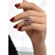 925 Ayar Gümüş Rodyum Kaplama Ruby Yıldız Kartanesi Kolye UVPS102367-3