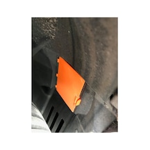 2013 Fiat 500e Tampon Üzerine Monteli Lambalar İçin Erişim Kapakçığı