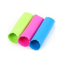 Dancemonkey Cbtx Mutfak Soyma Sarımsak Presi Sarımsak Soyucu Elinize Zarar Vermez Silikon Sarımsak Soyucu Yeşil, Küçük Ve Pratik Yeşil