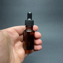 Kahverengi Cam Damlalıklı Şişe Siyah Plastik Kapak 15 ML