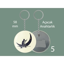 58 Mm Buton Açacaklı Anahtarlık Yuvarlak Baskılı Anahtarlık Ay Sandallı Adam Çok Renkli