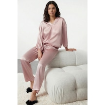 Pudra Renk Bağcıklı Saten Dokuma Pijama Takımı Pembe