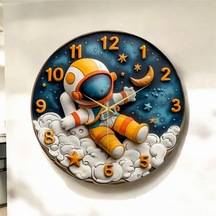 Renkli Baskı Astronot Çocuk Desenli Sayılı Yılbaşı Hediyelik Ahşap Sessiz Tablo Duvar Saati 50cm D321 Çok Renkli