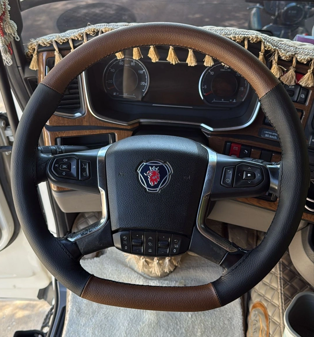 Dikişli Direksiyon Kılıfı Siyah Deri Kahverengi Deri Siyah Dikişli Yeni Scania İçin Karışık