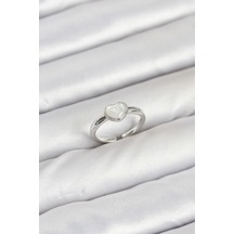 Pirinç Gümüş Renk Kalpli Kadın Yüzük Renkli