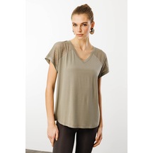 Desen Triko V Yaka Omuzları Taş Baskılı Penye Kadın T-shirt 25836 Haki