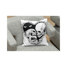 Skull's Love Beyaz Desenlı Kare Yastık Kılıfı Çok Renklı