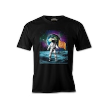 Astronaut Holding Bitcoin Flag Siyah Erkek Tshirt 001