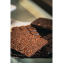 Sütlü Çikolatalı Antep Fıstıklı Tablet 100 G