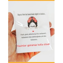 20 Adet Kadınlar Günü Kuşe Kartlı İnci Küpe - Kadınlar Günü Krem