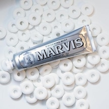 Marvis Whitening Mint Beyazlatıcı Macun, Nane, 85 Ml Marvis Whitening Mint Beyazlatıcı Macun, Nane, 85 Ml