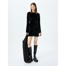 Koton Kadife Uzun Kollu Mini Sırt Detaylı Bisiklet Yaka Slim Fit Elbise Siyah 5wal80116ık Siyah