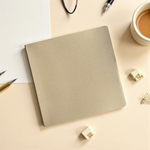 Fark Tanıtım Defter, Çizgisiz Not Defteri Pu Deri Not Defteri 16,5x16,5 Cm, 96 Yaprak 192 Sayfa , 90 Gr Ivory Kağıt, Esnek Kapak, Ofis Ve Kırtasiye Kumlu Toprak 124-Pembe