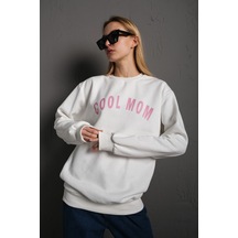 Modagen Kadın Beyaz Cool Mom Baskılı Bisiklet Yaka Oversize Sweatshirt Beyaz