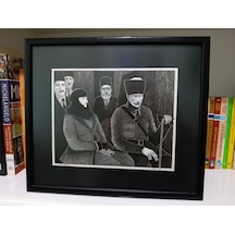 Atatürk Resmi - Siyah Ahşap Çerçeveli - Orijinal Çizim