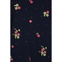 On Oversize Nakışlı Kısa Kol Kadın Bluz - Minimalist Tarz Lacivert