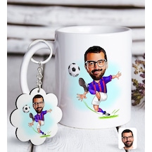 Kişiye Özel Bordo Mavi Futbolcu Karikatürlü Beyaz Kupa Ve Anahtar