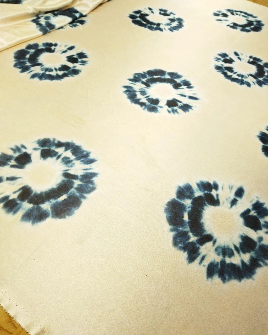 Batik Desen Jarse Bej Lacivert Petro Mavisi Renklerde En: 130 Cm-1283 Renkli