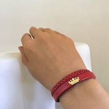 Leyla İsmine Özel Koyu Kırmızı Derili Taç Motifli 14 Ayar Altın Plakalı Hediye Bileklik-493isim Leyla