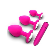 Carmine 3 Farklı Boyutta Ve Ağırlıkta Pürüzsüz Silikon Anal Plug Ve Bullet Vibratör Siyah
