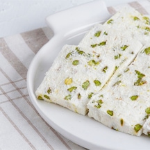 Bulutlar Kuruyemiş Antep Fıstıklı Sütlü Cezerye Kg 500 Gr
