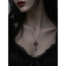 Gotik Kalp Anahtar Kolye Kırmızı Taşlı Metal Zincir Unisex Aksesuar Çok renkli