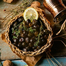 Seneye Meyve Verebilir Durumda Yağlılık Selelik Sofralık Gemlik Trilye Zeytin Fidanı 100-150 Cm