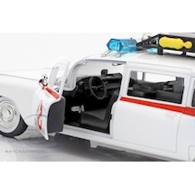 Jada Toys Cadillac Ecto-1, Movie Ghostbusters 1984 Beyaz 1:24